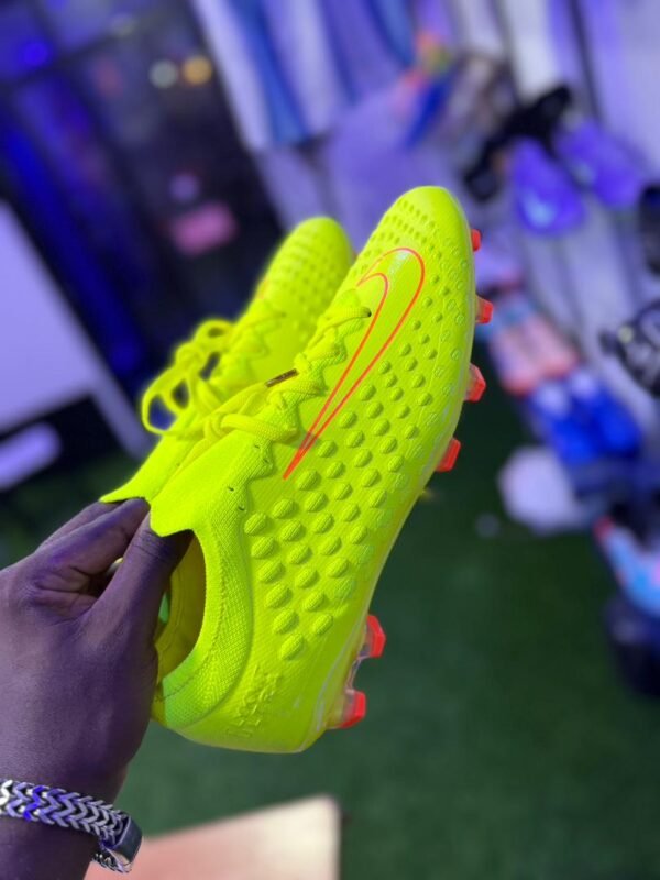 Nike Phantom Football Boots (FG/AG) Size 38-45